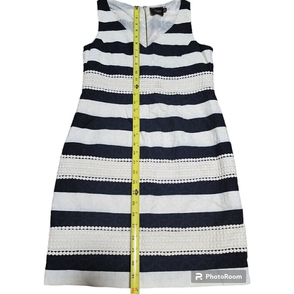 Just Taylor Just TaylorClassic and Timeless Black and lvory Striped V-Neck 4 - Picture 3 of 12